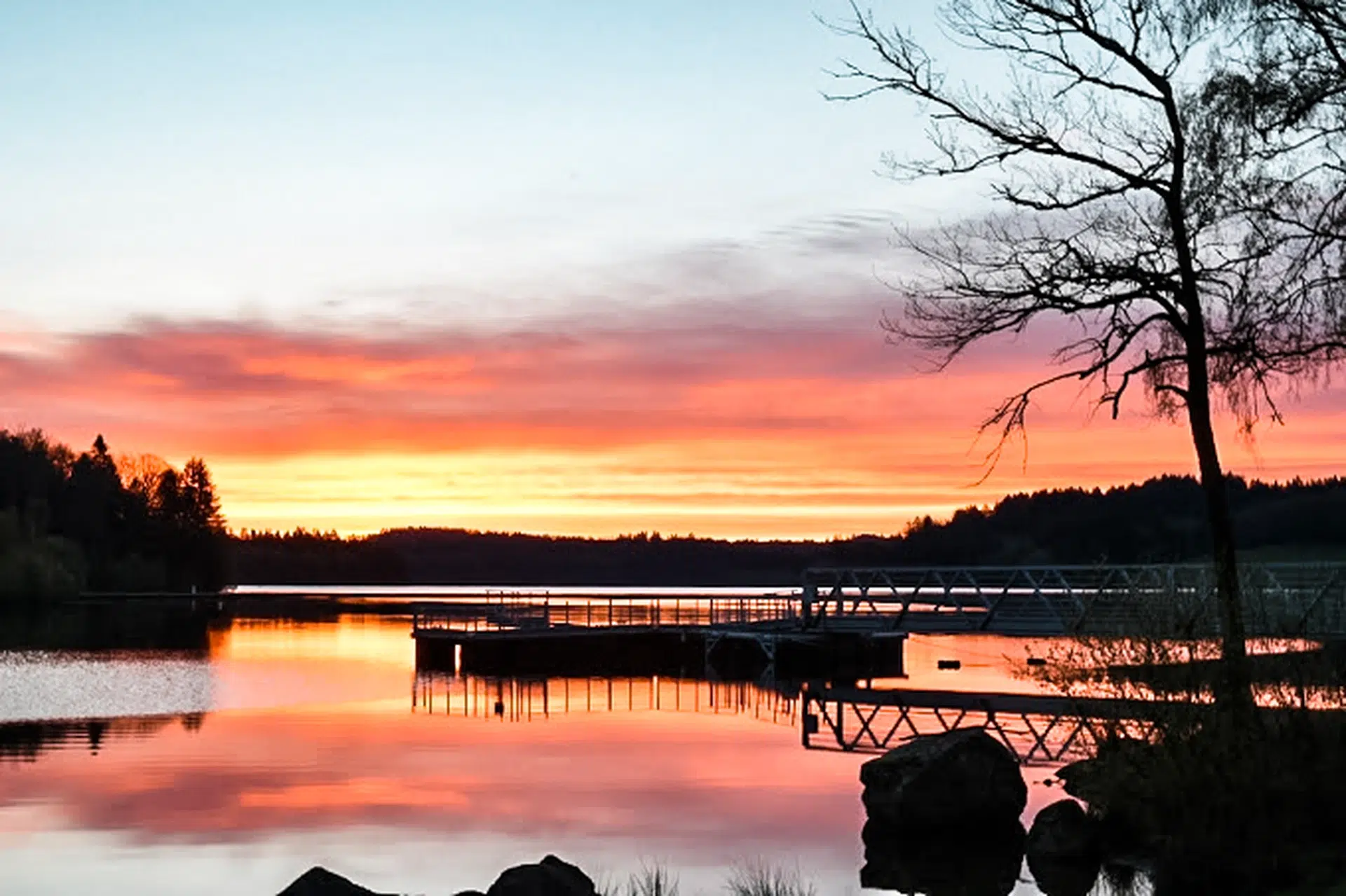 coucher de soleil lac vassiviere