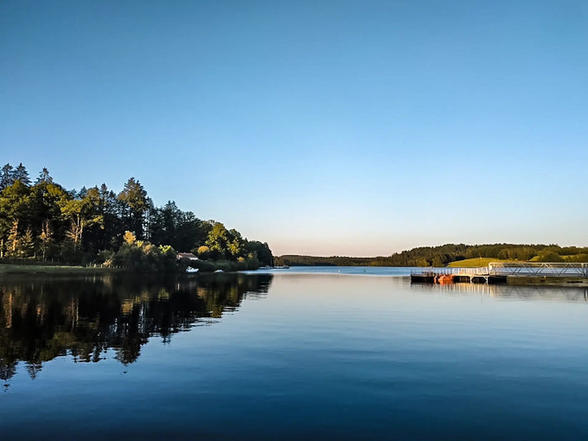 decouvrir lac de la vassiviere