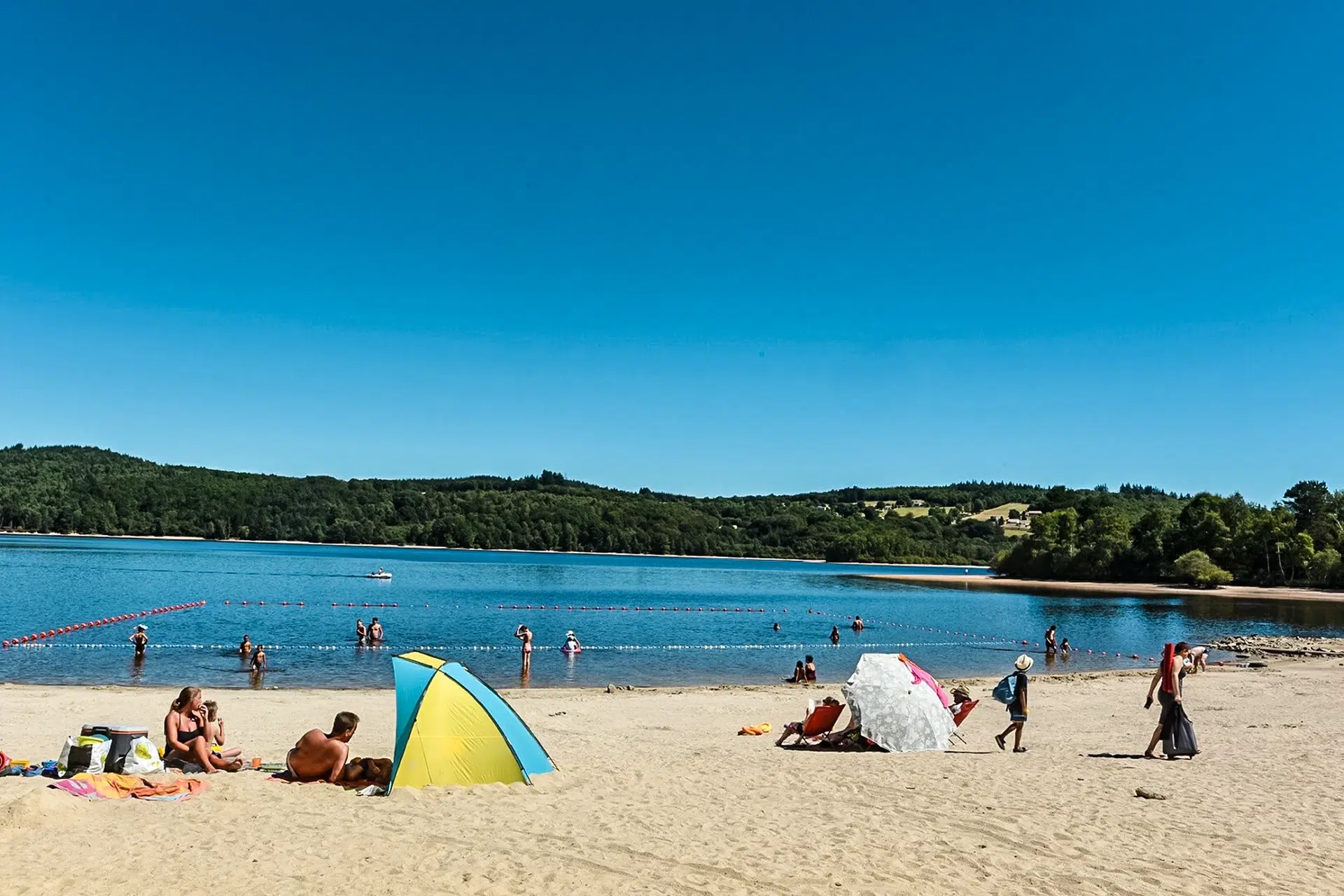 profiter plage lac vassiviere
